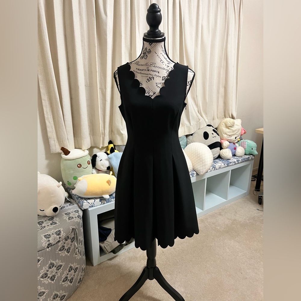 Banana Republic Scalloped dress with pockets